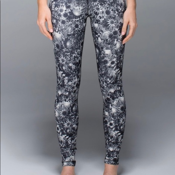 Lululemon Wonder Under Floral tights - Picture 9 of 13